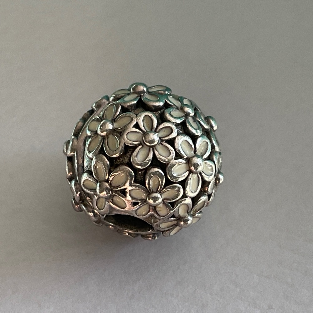 Pandora white daisy clasp